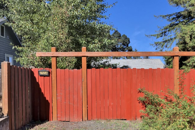 2765 E 18th Ave, Eugene, OR 97403 - photo 5