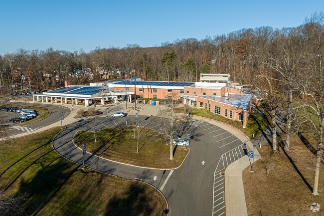 Louis Toffolon School has 374 students.