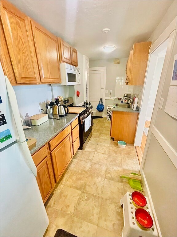 22 Potomac St, West Roxbury, MA 02132 - photo 3