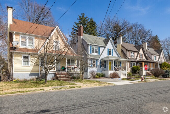 A street with Four Square style homes in Demarest, NJ.