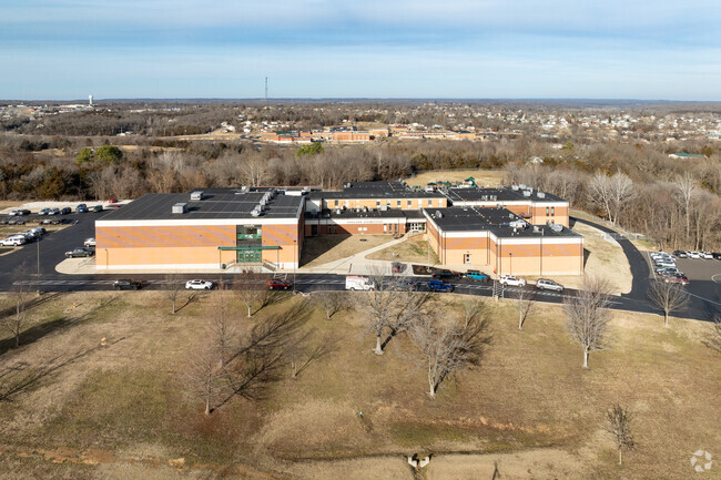 Vineland Elementary School in De Soto, MO offers a nurturing learning environment.