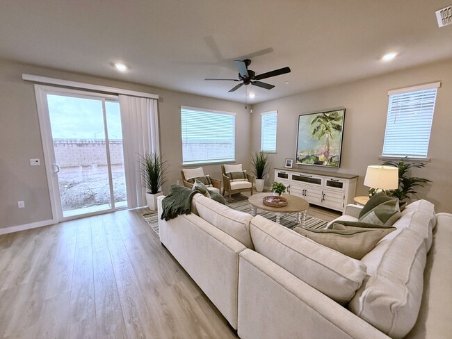 1349 Winterhart St, Galt, CA 95632 - photo 6