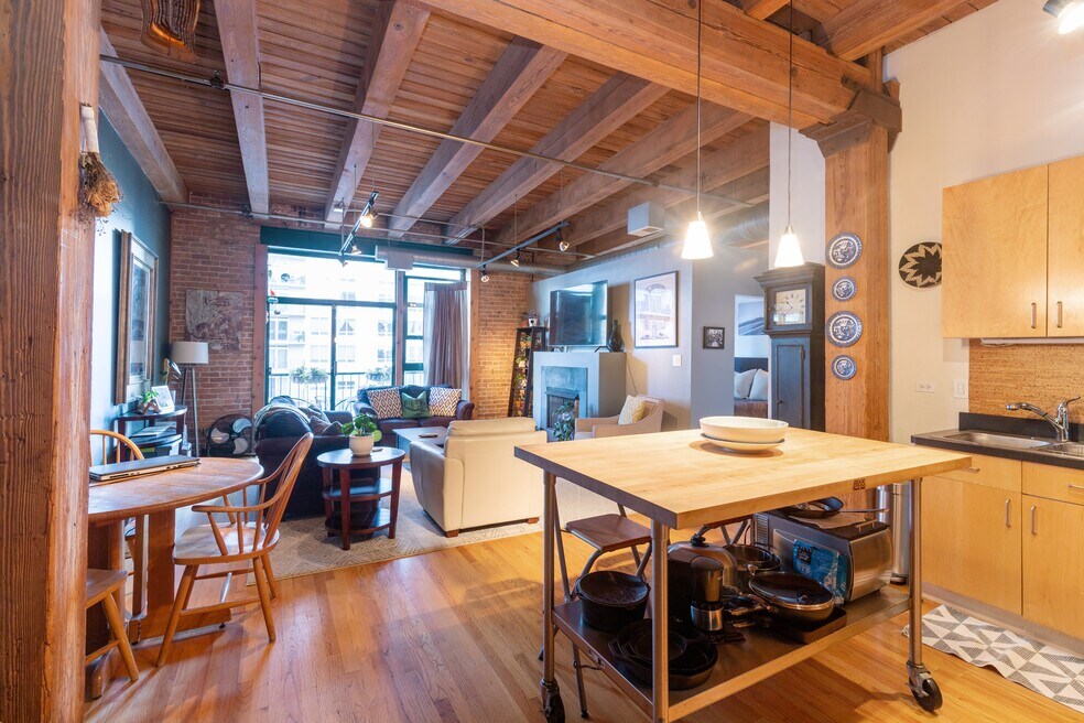 1133 S State St unit 705, Chicago, IL 60605 - photo 1