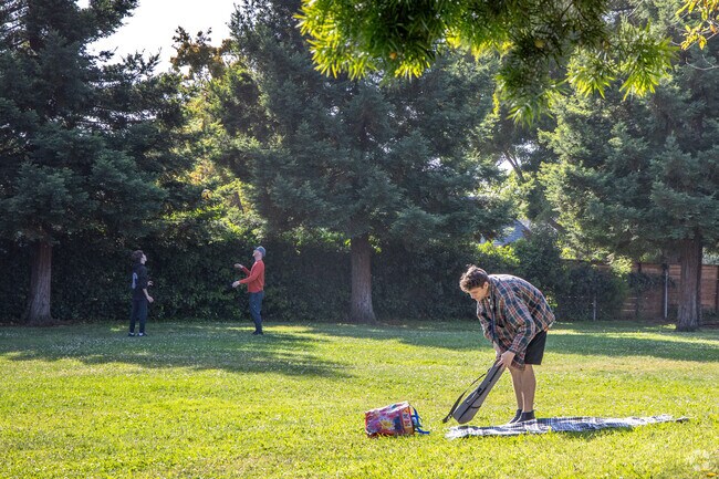 Bushrod green areas give plenty of spaces for locals to enjoy the outdoors.
