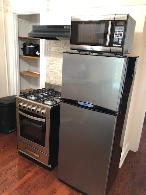 457 Front St unit second floor, Hempstead, NY 11550 - photo 4