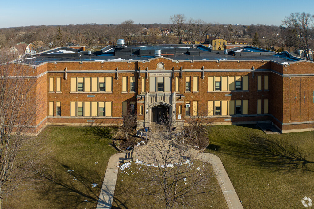 Jefferson Elementary School strives to be a top performing urban school in Wisconsin.