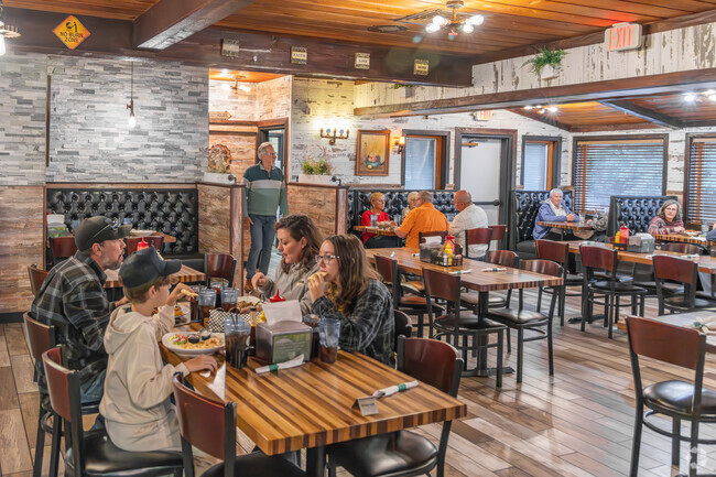 Benny’s Grill on East Pershing Road offers casual Italian dining with patio seating.