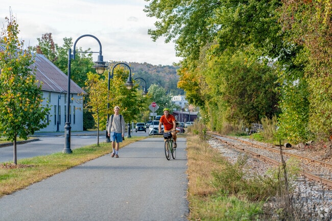 Montpelier Bike Path connects East Barre to Vermont’s capital city, offering scenic cycling routes for commuters and outdoor enthusiasts.