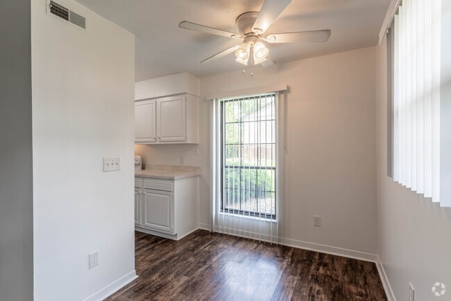1 Br, 1 Ba - 750 SF