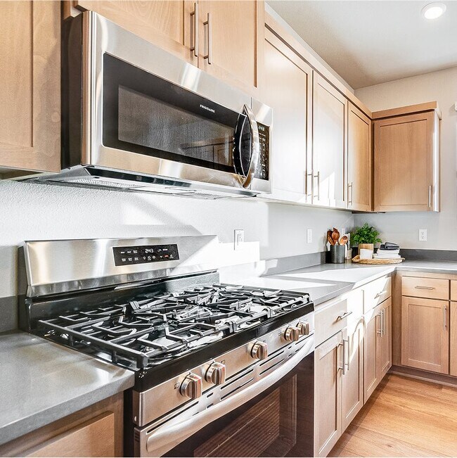 851 Legacy Ln unit 36040725, Eugene, OR 97402 - photo 4