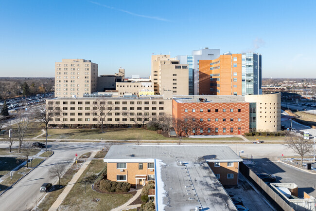 Advocate Lutheran Hospital is a major employer in Park Ridges bustling industry.