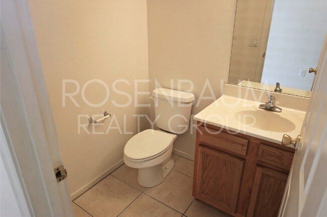13211 S Kin Cir unit C, Arizona City, AZ 85123 - photo 6