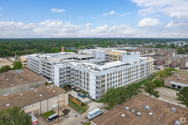 The Brighton Garden Oaks, Houston, TX 77018 - photo 3