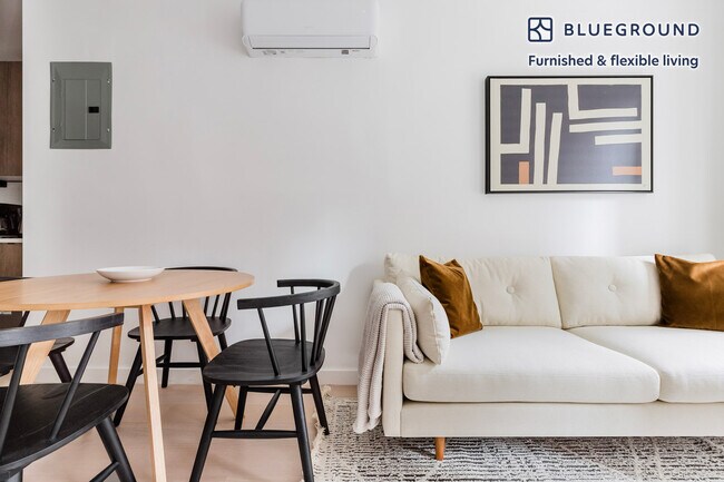 246 E 53rd St unit FL2-ID2126, New York, NY 10022 - photo 2