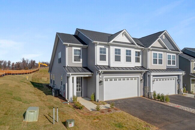 244 Ridgeline Dr, Waynesboro, VA 22980 - photo 3