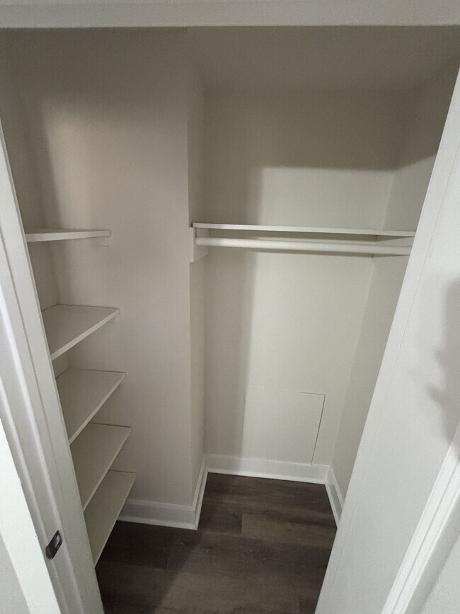 Avondale Apartments, Houston, TX 77006 - photo 6