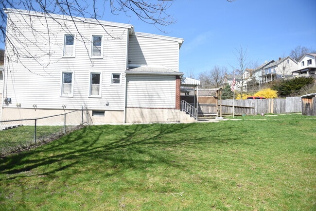 2312 18th St unit 2312 1/2 18th Street, Altoona, PA 16601 - photo 3