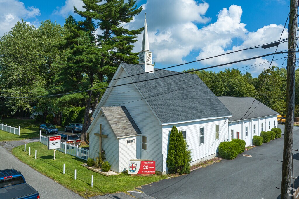 Academic excellence is achieved at Aquinas Academy in Kirkwood.