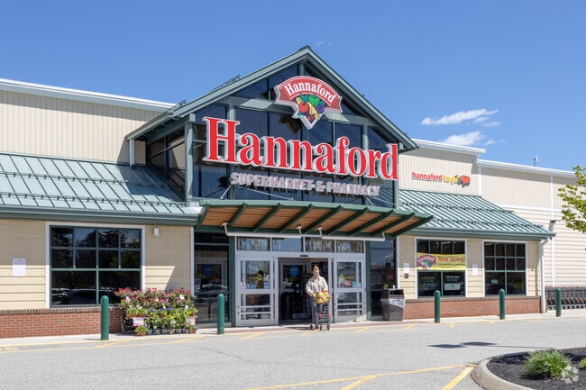 Hannaford is the premier grocery store in Gray.