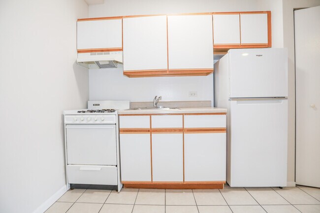 6106 N Kenmore Ave unit 309, Chicago, IL 60660 - photo 2