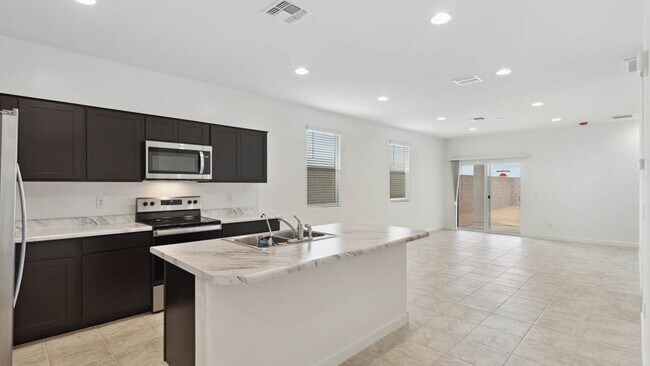 8484 W Clemente Way, Florence, AZ 85132 - photo 4