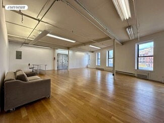 435 S 5th St, Brooklyn, NY 11211