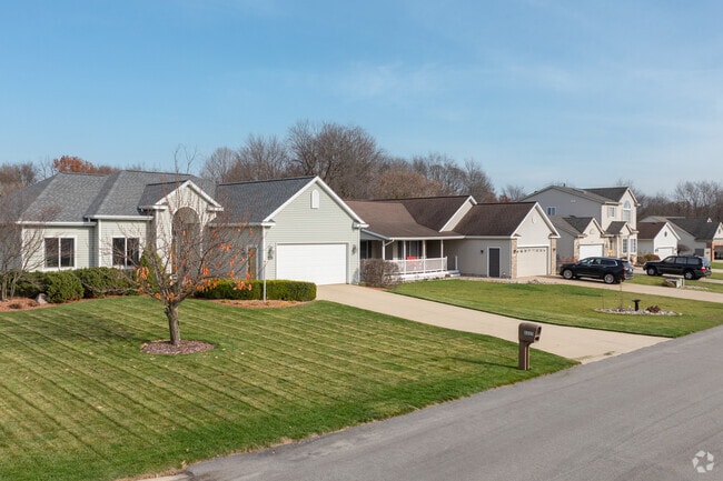 Discover new home communities with modern styles in Caledonia.