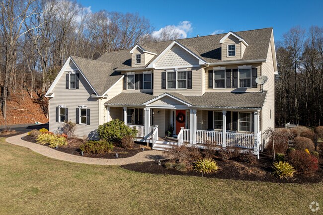 Modern traditional homes in Fredon tend to be recently constructed and upwards of $900,000.