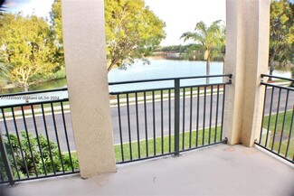 2493 Centergate Dr Unit 204 UPDATED TOWNHOUSE, Miramar, FL 33025