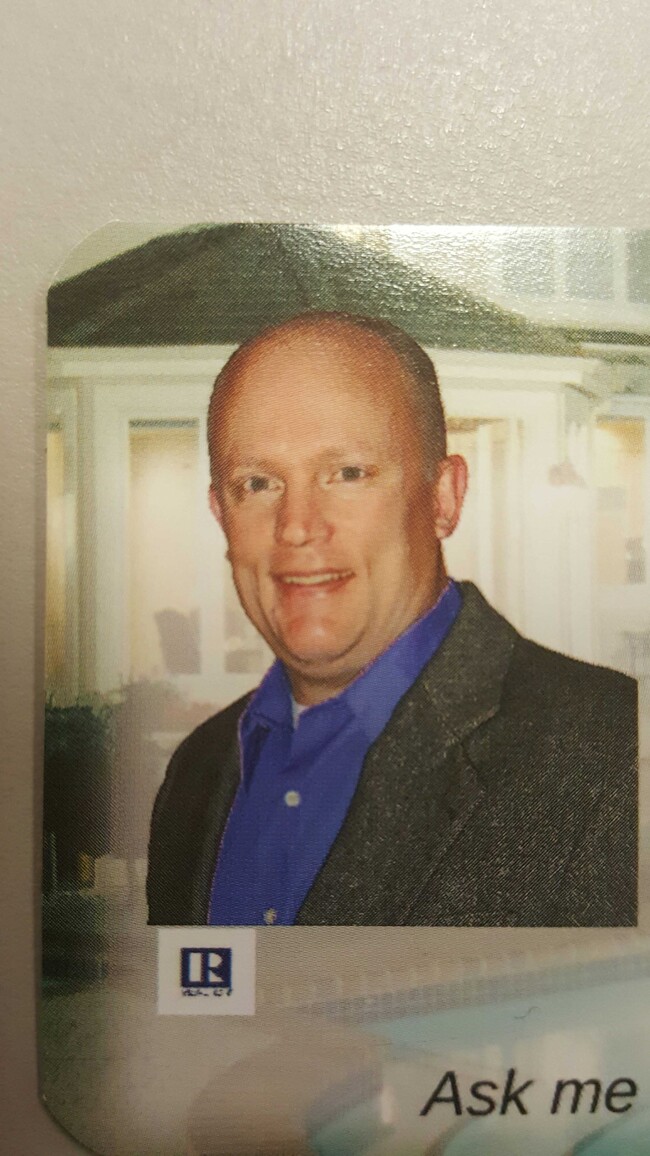 Agent Photo