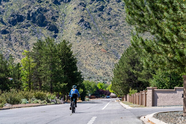 The mountain access in Lakeview is unparalleled, and residents can leave their home and be on a mountain biking trail in under ten minutes.