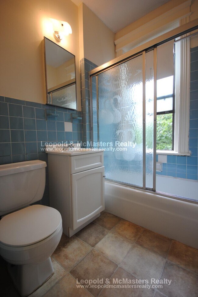 230 Fuller St unit 23, Dorchester Center, MA 02124 - photo 4