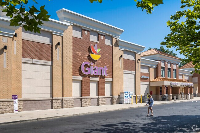 Residents of Oakton enjoy the convenience of nearby Giant where they can pick up the essentials.
