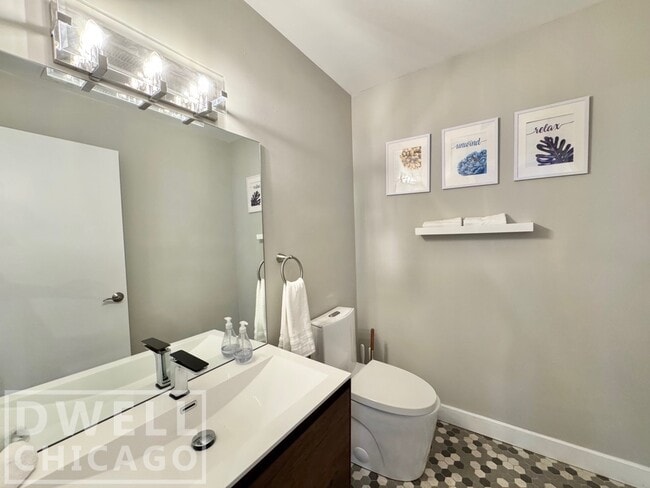 2550 W Thomas St, Chicago, IL 60622 - photo 7