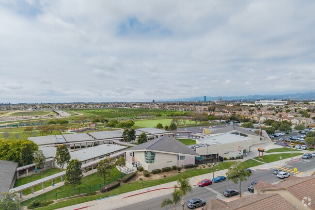 Rio Rosales Elementary School received a C+ from Niche.