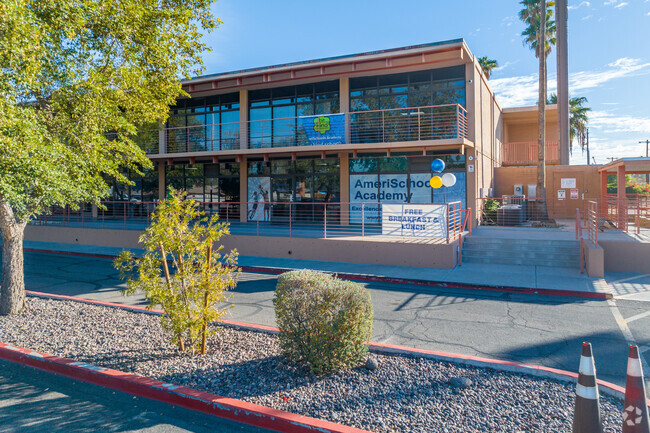 At Amerischools Academy, Phoenix students find a path to academic success.