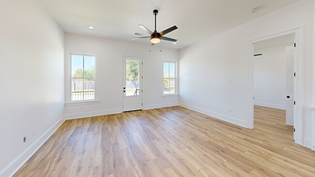 2329 Congressman Hebert Dr, Chalmette, LA 70043 - photo 3