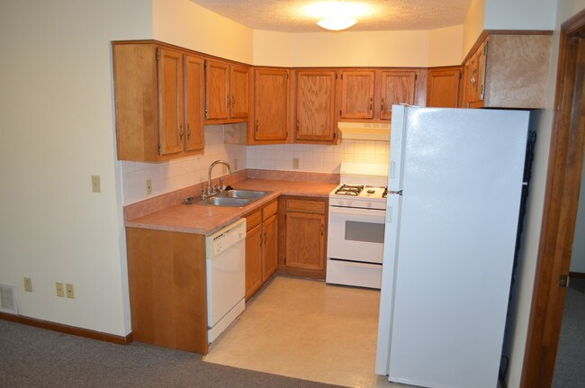 6300 Ervin Rd unit Plan E, Athens, OH 45701 - photo 4