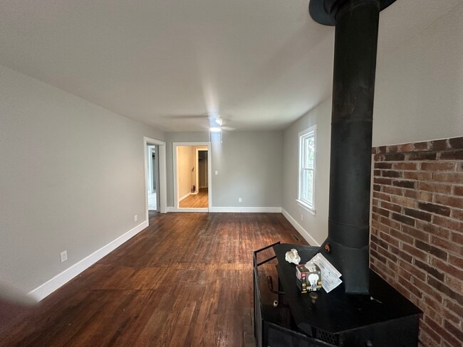 410 Abney St, Saint Albans, WV 25177 - photo 3