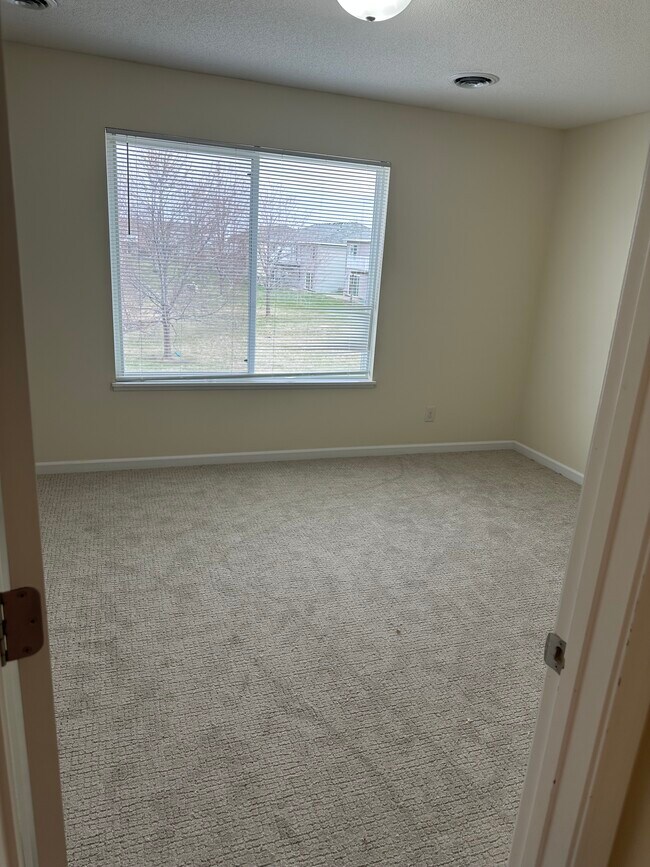 2404 3rd Ave SE unit A, Willmar, MN 56201 - photo 5