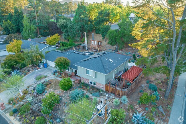 Homes in Burton Valley have large front and backyards.