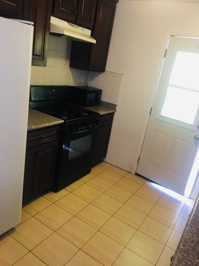 18436 Roslin Ave, Torrance, CA 90504 - photo 3