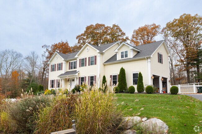 Contemporary large homes can be found in newer developments in Smithfield.