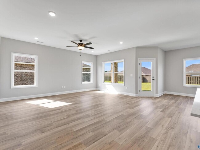 313 Keller Dr, Hazel Green, AL 35750 - photo 4