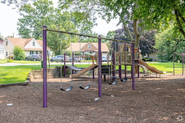 25th Street Park is nestled in a small and quiet neighborhood near Hillview.