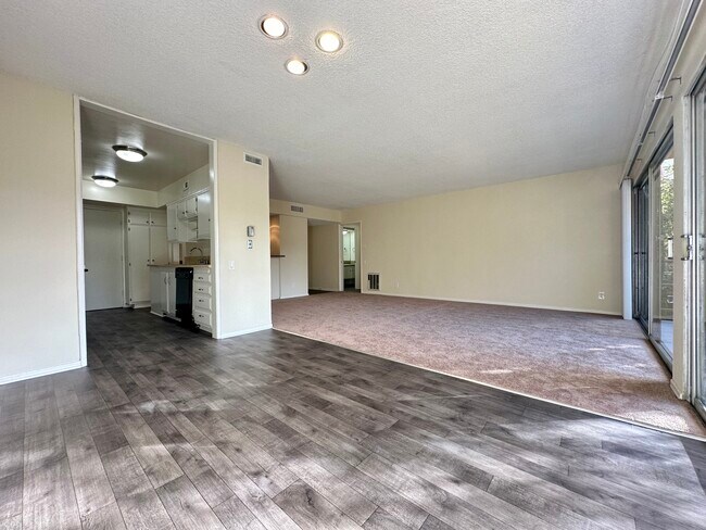 Terraces At the Oaks, Sherman Oaks, CA 91423 - photo 2