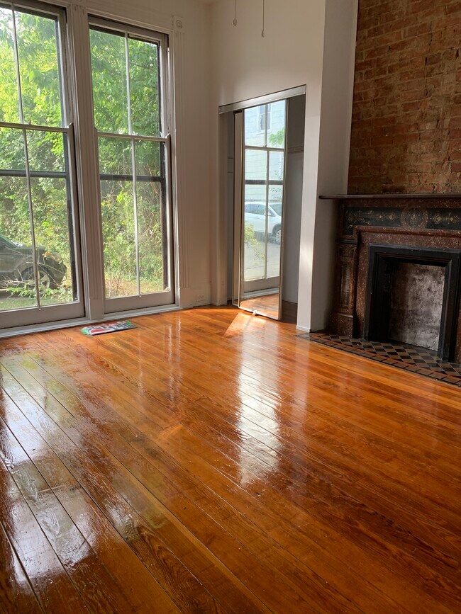 3042 Gilbert Ave unit 1, Cincinnati, OH 45206 - photo 5