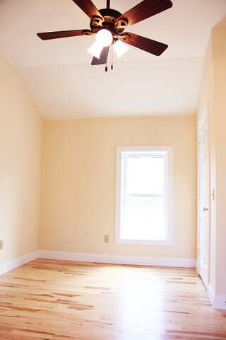 108 N Winooski Ave unit G, Burlington, VT 05401 - photo 4
