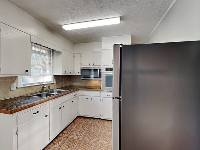 4253 Telida Trail, Snellville, GA 30039 - photo 6