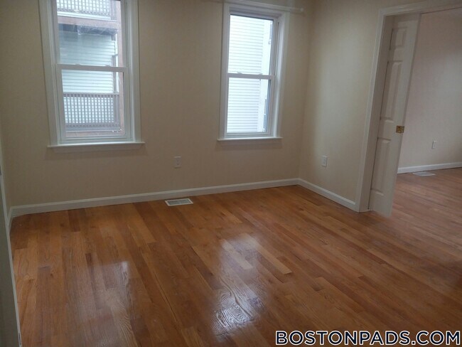 207 Harvard St unit 2, Dorchester Center, MA 02124 - photo 5